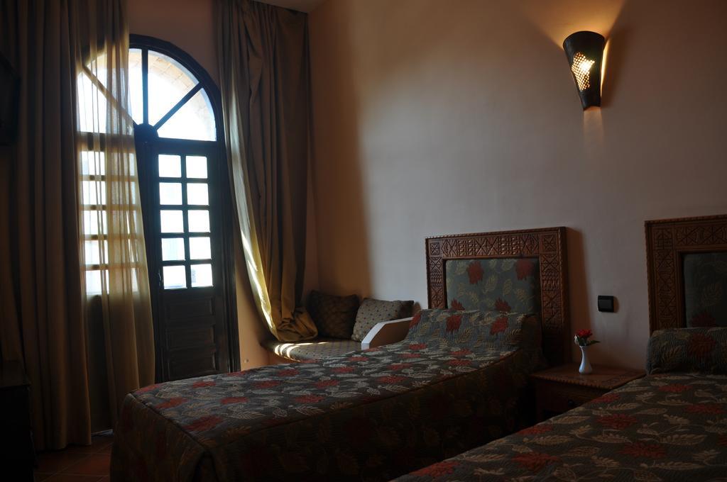 Hotel Mechouar Plaza Szavíra Kültér fotó