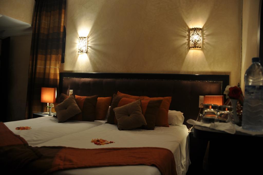 Hotel Mechouar Plaza Szavíra Kültér fotó