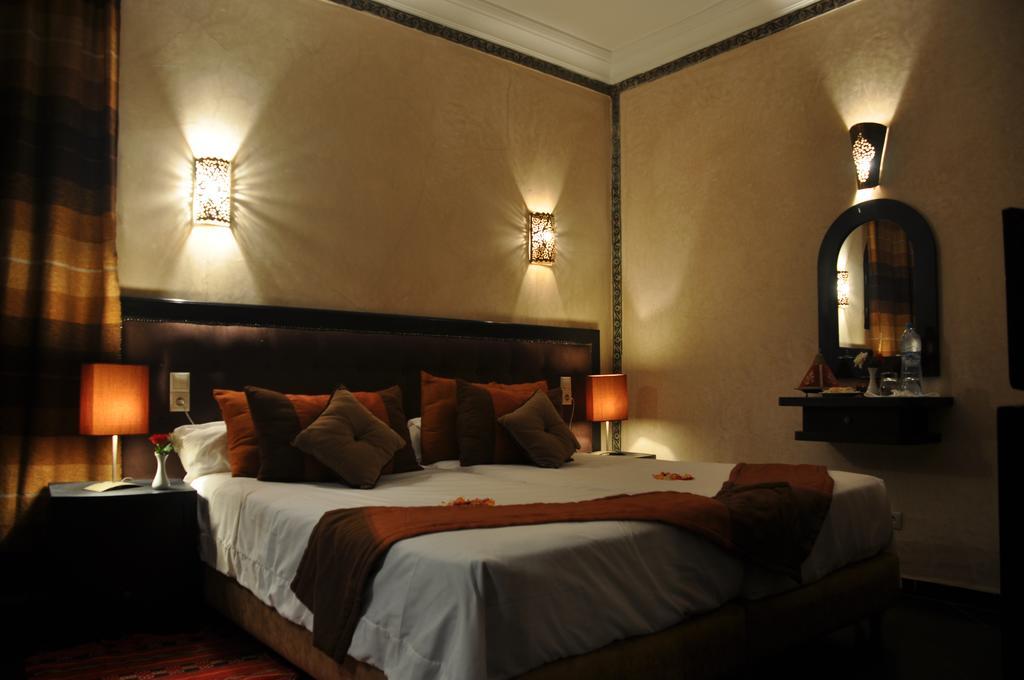 Hotel Mechouar Plaza Szavíra Kültér fotó